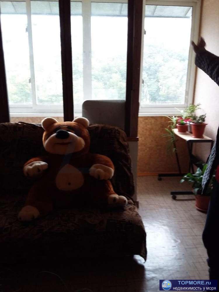 Продается комната 15 м2 в общежитии  в Якорной щели. Дом панельный. В жилом блоке 4 комнаты на одну кухню и душ,... - 1