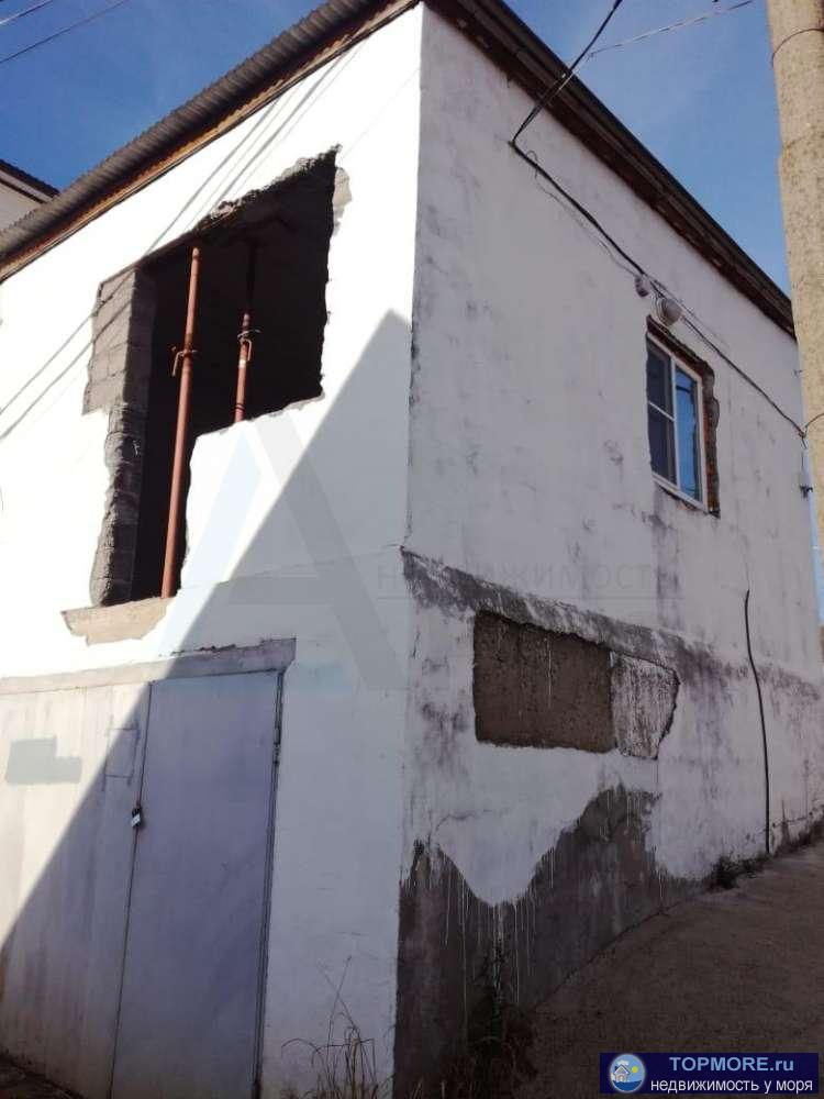 Продается коттедж в Лазаревской на самой спокойной и тихой улице. Строение капитальное блочное , нужны небольшие...