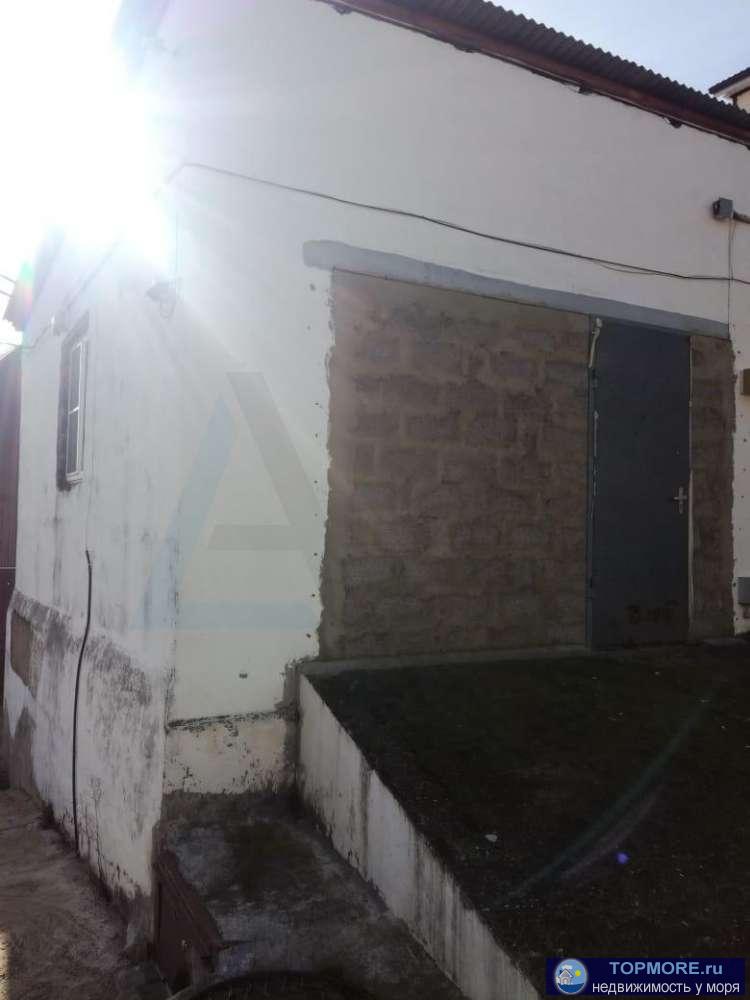 Продается коттедж в Лазаревской на самой спокойной и тихой улице. Строение капитальное блочное , нужны небольшие... - 2