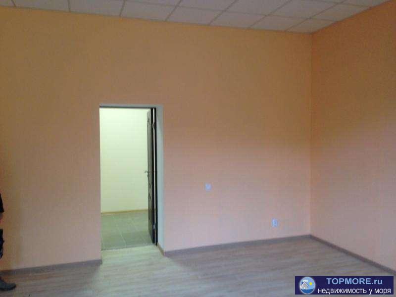 ПЕРВАЯ  ЛИНИЯ!!!  Сдаётся офис на Хрусталёва в малом офисном здании. Офисы коридорного типа, свежий ремонт!  ПЕРВАЯ... - 1