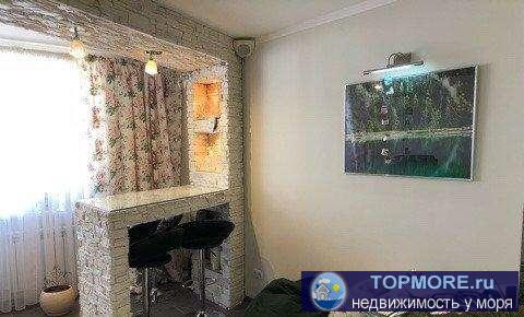 Продается двухкомнатная двусторонняя светлая квартира с качественным дизайнерским ремонтом и хорошо продуманной... - 2