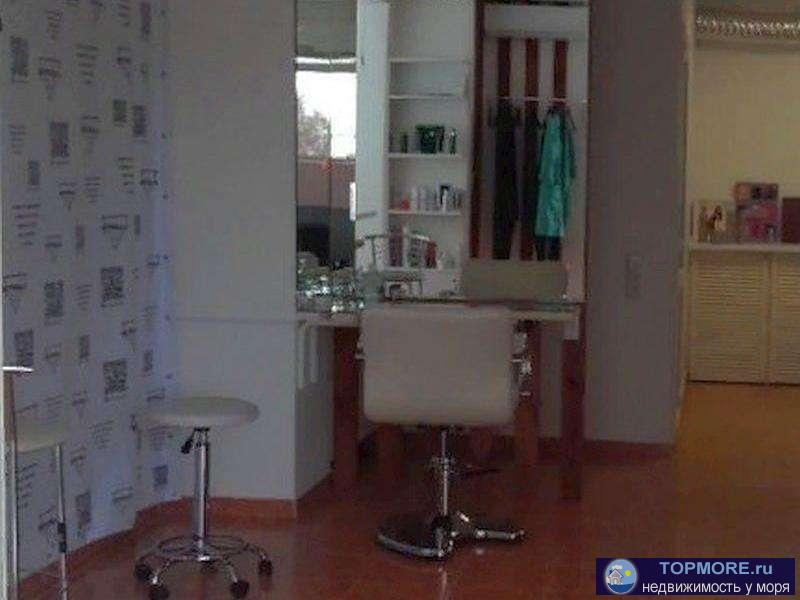    Продается отличное помещение 52м2 в новом  доме. В данный момент действующий салон красоты с арендаторами.  На... - 1