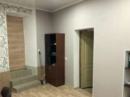 Аренда офиса в Центральном районе. Первый этаж, отдельный вход, все...