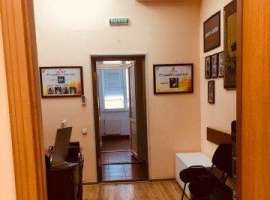 Аренда офиса в центральном районе. Второй этаж, отдельный вход,...