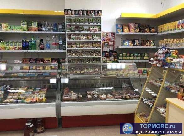 Сдается помещение в Симферополе.  Под магазин. С оборудованием. Есть бар для разливных напитков и торговое помещение....