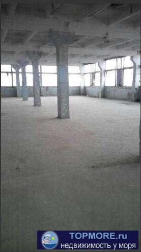 Сдается складское помещение. На территории завода.  Можно под производство. Коммуникации есть на этаже. Грузовой...