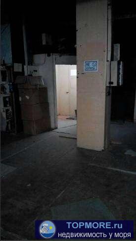 Сдается  складское помещение. На территории завода. Неотапливаемое. Территория охраняемая. Коммуникации на этаже.... - 2