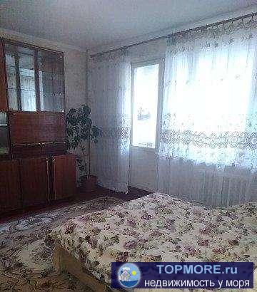 Продается двух комнатная квартира улучшенной планировки в морском районе города.  Две большие застекленные лоджии на... - 2