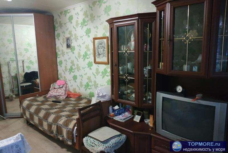 Продается двухкомнатная квартира  рядом с автовокзалом. В квартире установлены натуральные деревянные двери, теплые...