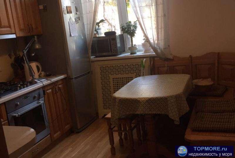 Продается 3-х комнатная квартира (Сталинка) с мебелью в центре Севастополя на ул. Суворова! Квартира находится на 2... - 2