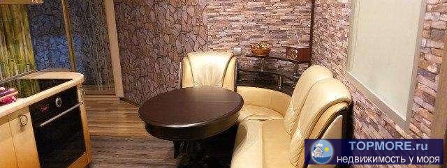 Продаётся видовая квартира у моря от собственника. Все три комнаты изолированные. В элитном районе Севастополя....