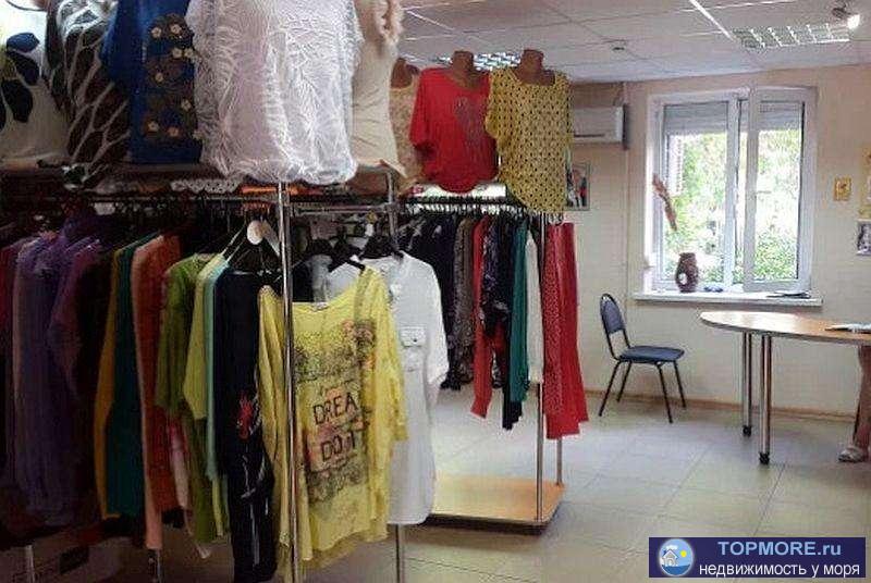 Сдается торгово-офисное помещение 45 кв. м на пр-те Октябрьской Революции. Первая линия от дороги! Место проходное! В...