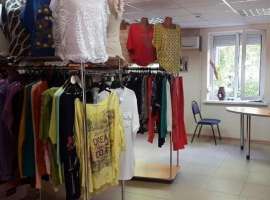 Сдается торгово-офисное помещение 45 кв. м на пр-те Октябрьской...