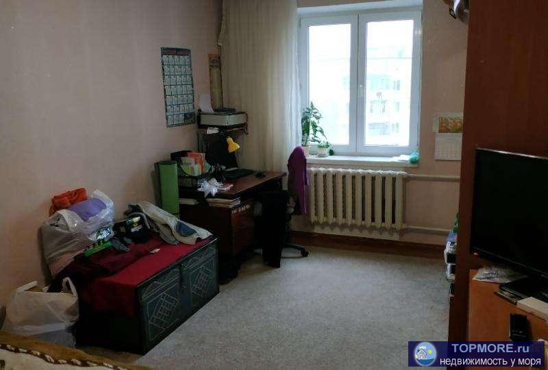 Продается квартира с районе с хорошей транспортной развязкой. Комната 16.6 кв.м. , кухня переделана в спальню (7.4... - 1