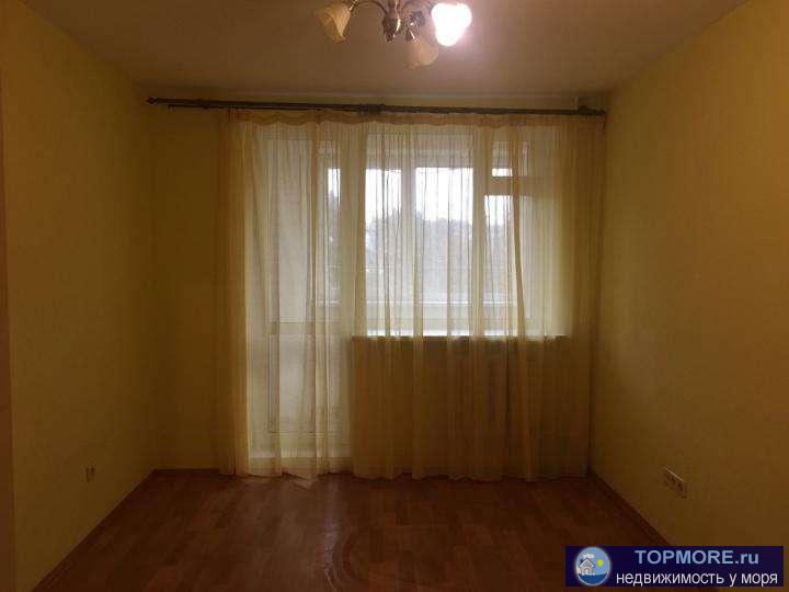 Сдаётся четырехкомнатная квартира на Ефремова. Квартира без мебели, меблированная только спальня и коридор. В...