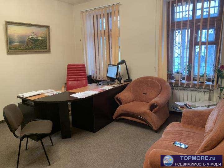 Аренда помещения в Центре Симферополя. Подойдёт под магазин, офис, клинику, салон. ПЕРВАЯ ЛИНИЯ! Высокий  трафик.... - 1