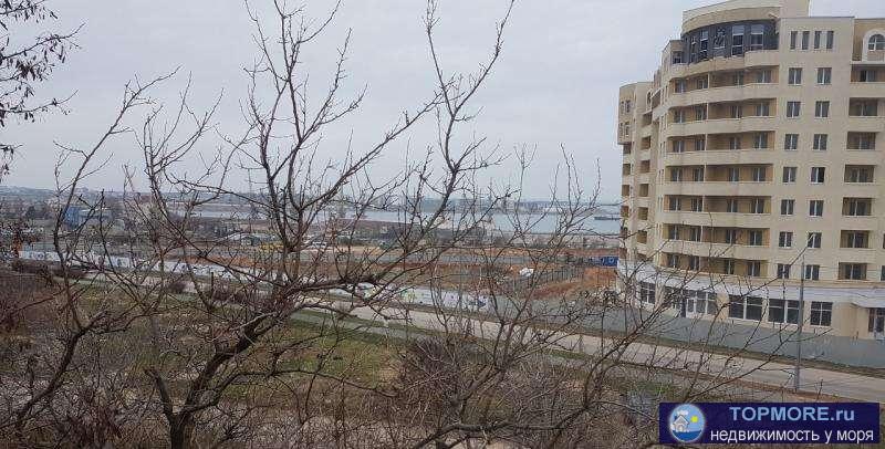 Сдаётся на длительный срок двухкомнатная квартира в Камышовой Бухте в районе ТЦ 'Апельсин:' Квартира после ремонта с...