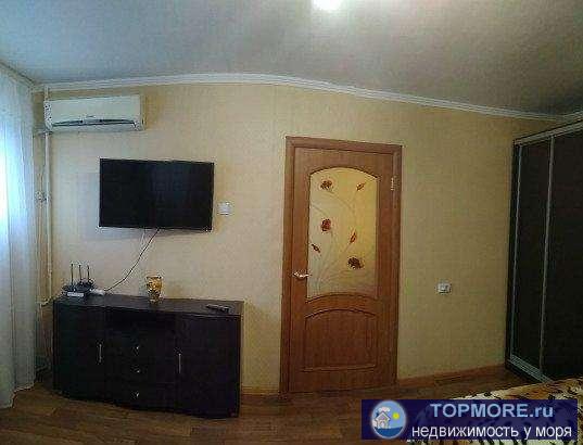 Сдаётся (без выселения) 1 к/кв улучшенной планировки в районе Стрелецкой (прекрасный вид на море). В квартире есть...