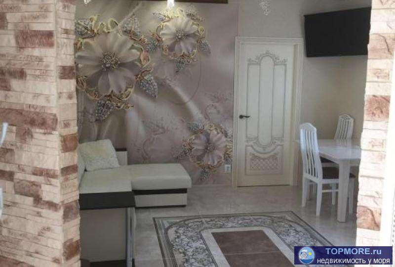 Сдаётся большой красивый дом в тихом центре Севастополя. Рядом ТЦ Муссон. Всё необходимое для комфортного проживания....