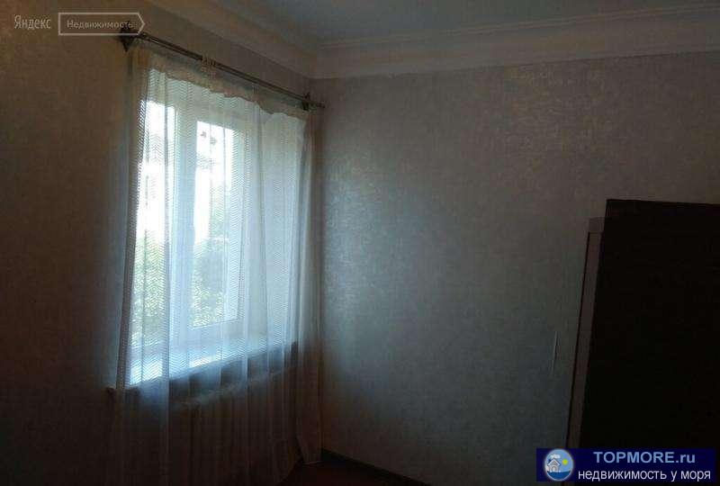 Сдаётся обычная теплая квартира.   В квартире имеется диван (2 спальных места), холодильник, шкафы, большая... - 2