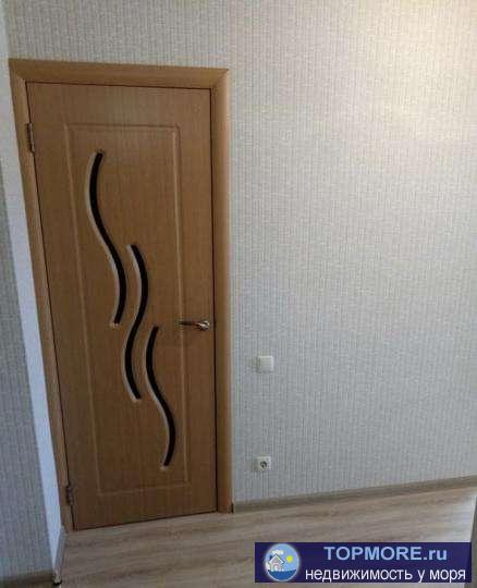 Сдам на длительный срок однокомнатную квартиру в удобном районе Севастополя. Рядом магазины, садик, две школы,... - 2