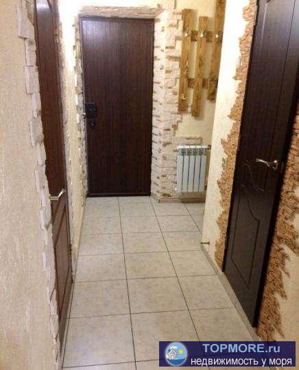 Продается теплая уютная квартира с отличным ремонтом. Окна стеклопакеты пластик, стояки тоже пластик, новые... - 1