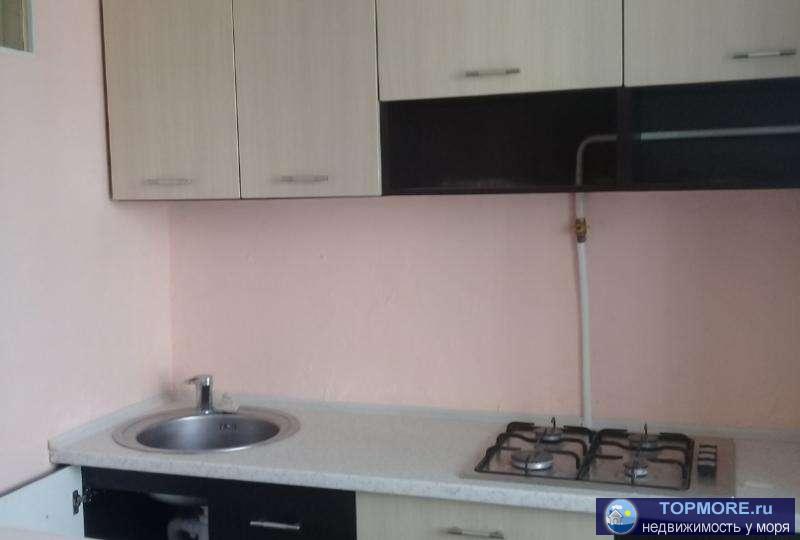 Сдается квартира в бухте Казачья 16. Чешский проект. Хорошее жилое состояние.  Кухня, стиральная машина, бойлер....