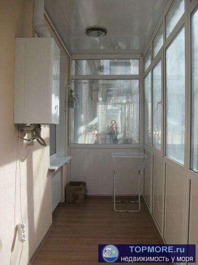 Продается отличная квартира в самом центре города Севастополя на Ленина 50.  ' Сталинка'.  В квартире дорогой и... - 2