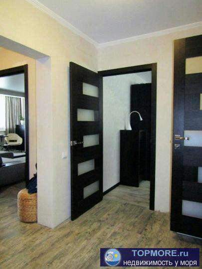 Предлагается к продаже шикарная трехкомнатная квартира в морском районе города на 'Летчиках', ул. Колобова.  В...