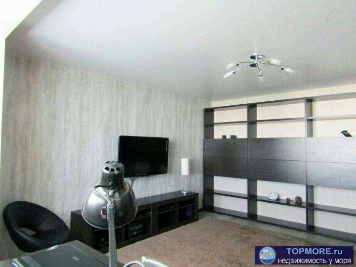 Предлагается к продаже шикарная трехкомнатная квартира в морском районе города на 'Летчиках', ул. Колобова.  В... - 1