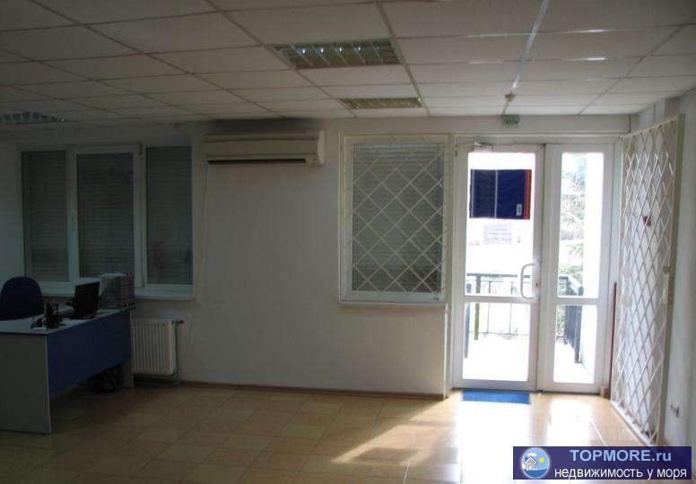 Сдаётся торгово-офисное на ул. Героев Сталинграда 95 кв.м. Первый этаж, отдельный вход, 2 зала + сан.узел. Помещение... - 1