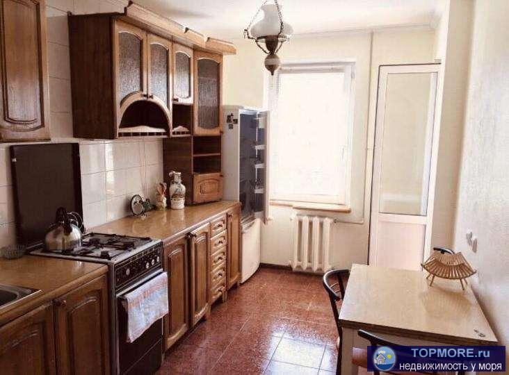 Сдается трехкомнатная квартира по Проспекту Октябрьской Революции, с видом на море! Удобное месторасположение! Рядом...