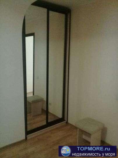  Сдается просторная трёхкомнатная квартира на длительный срок по улице Адмирала Юмашева, напротив Парка Победы. В... - 1