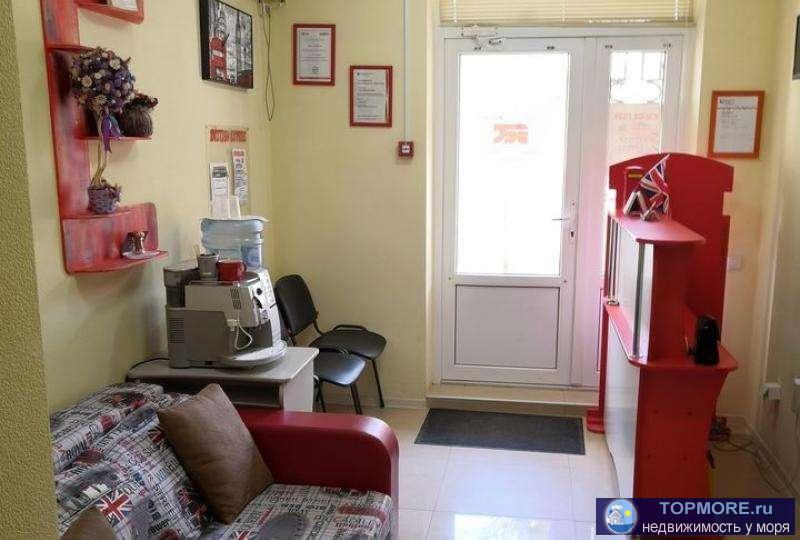 Сдается коммерческое помещение 90 кв. м на ул. Вакуленчука. 4 кабинета: 20; 17; 15; 10 м2. Приемная 10 м2. Туалет 4...