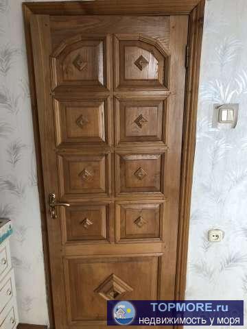 Видовая квартира ,на третьем этаже.С каждого окна и балконов видно море.До моря 7 минут неспешной ходьбы.Долгое время...