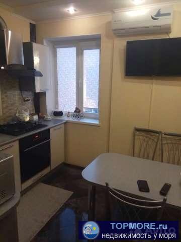 Продаётся 2х комнатная квартира улучшенной планировки с евроремонтом на 3 этаже. До моря 3 минуты ходьбы, развитый...