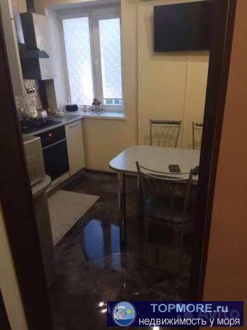 Продаётся 2х комнатная квартира улучшенной планировки с евроремонтом на 3 этаже. До моря 3 минуты ходьбы, развитый... - 1