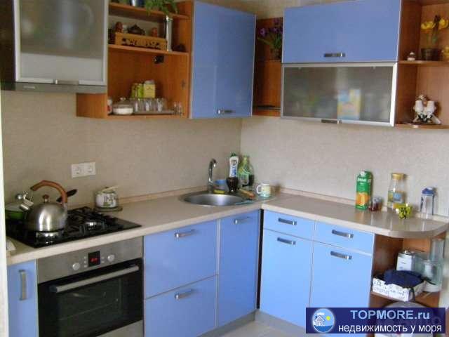 Прекрасная трехкомнатная квартира (14, 15 и 18 м2) в центре города Туапсе. Ремонт делали для себя, использовались...