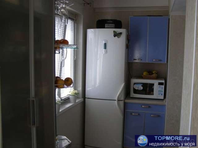 Прекрасная трехкомнатная квартира (14, 15 и 18 м2) в центре города Туапсе. Ремонт делали для себя, использовались... - 1