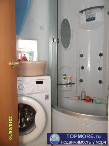 Квартира в хорошем состоянии.С мебелью. М/п окна, натяжные потолки. В комнатах ламинат, в прихожей и кухне линолиум....