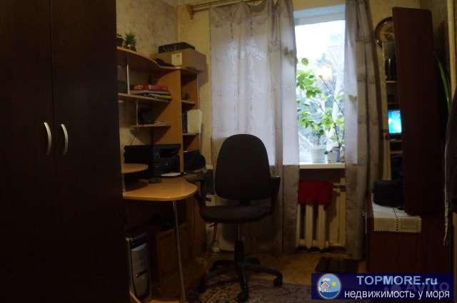 Продам квартиру по ул.Фрунзе 6,три комнаты, планировка 'распашонка'. сан. узел сдельный, из зала выход на лоджию,...