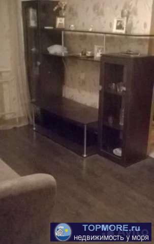 Двухкомнатная квартира на втором этаже санузел раздельный кухня с балконом совмещены.собственник.торг - 2