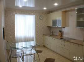 Продается 4-х комнатная квартира, общей пл. 95 м.кв., на 1-ом...