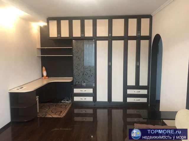 2-х комнатная квартира, со всеми удобствами, вся мебель встроенная сделана по индивидуальному заказу, осталю по...