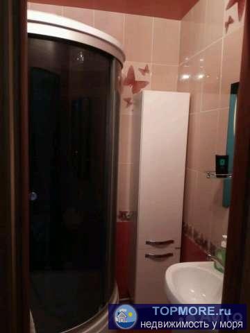 Продаю 3х комнатную квартиру на 4 этаже 9-ти этажного дома. Квартира с ремонтом, две сплит системы, встроена кухня с... - 1