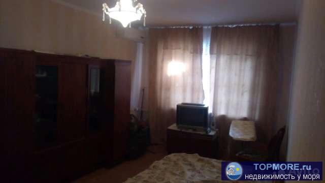 Однокомнатная квартира, на первом этаже. Чистая, ухоженная. Жилая комната, сплит система. Так же центральное...