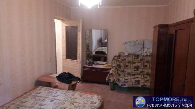 Однокомнатная квартира, на первом этаже. Чистая, ухоженная. Жилая комната, сплит система. Так же центральное... - 1