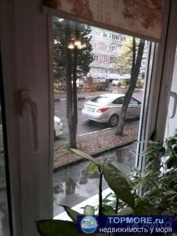 Продаю или меняю на дом.Все вопросы по телефону.Хороший вариант для коммерции.Квартира находится в 300 метрах от пляжа. - 1