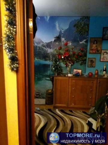 Продаю или меняю на дом.Все вопросы по телефону.Хороший вариант для коммерции.Квартира находится в 300 метрах от пляжа. - 2