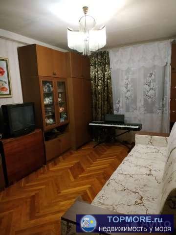 Продается двухкомнатная квартира. Окна выходят на юг и юго-запад. Комнаты 15,5 и 11,5 кв.м., раздельные с выходом на...